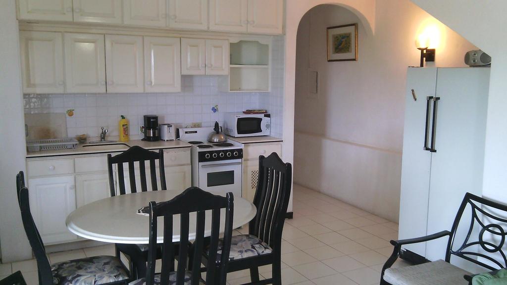 Morris Apartments Saint James Room photo